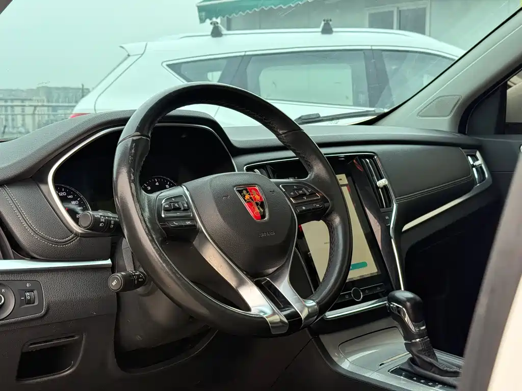 Roewe RX5 20 T 2 WD Auto Internet Smart Enjoyment