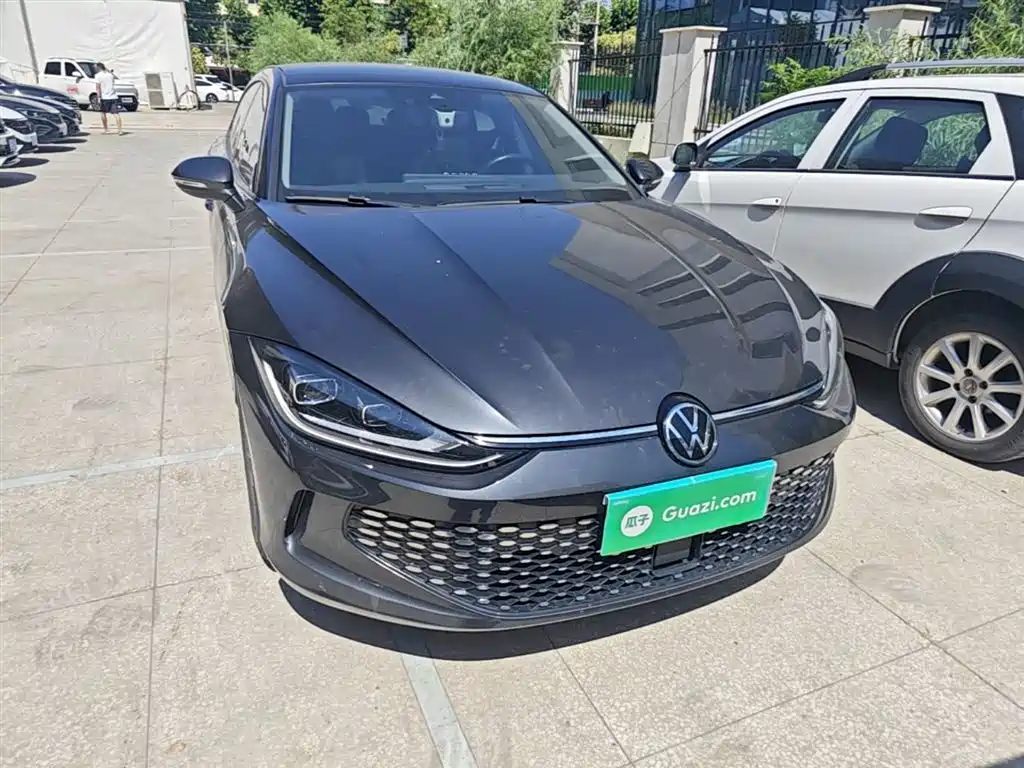 Lamando Lamando L 280 TSI DSG Dazzle Hot