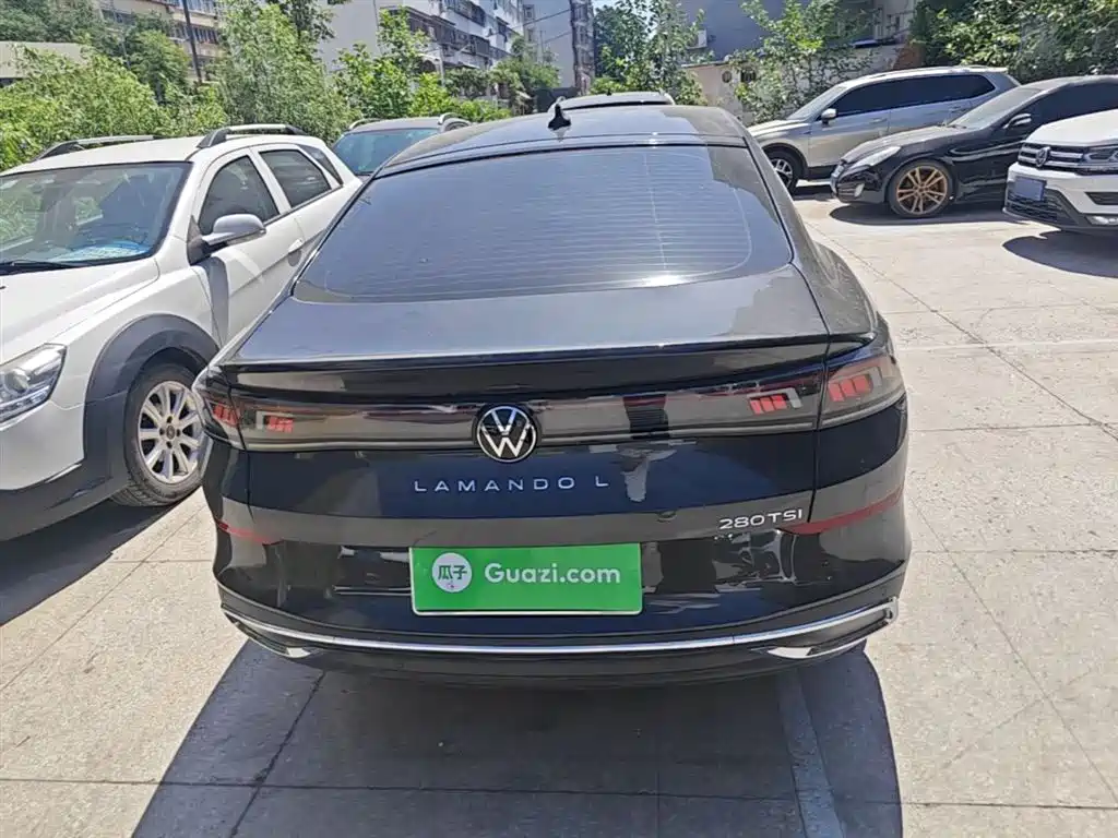 Lamando Lamando L 280 TSI DSG Dazzle Hot