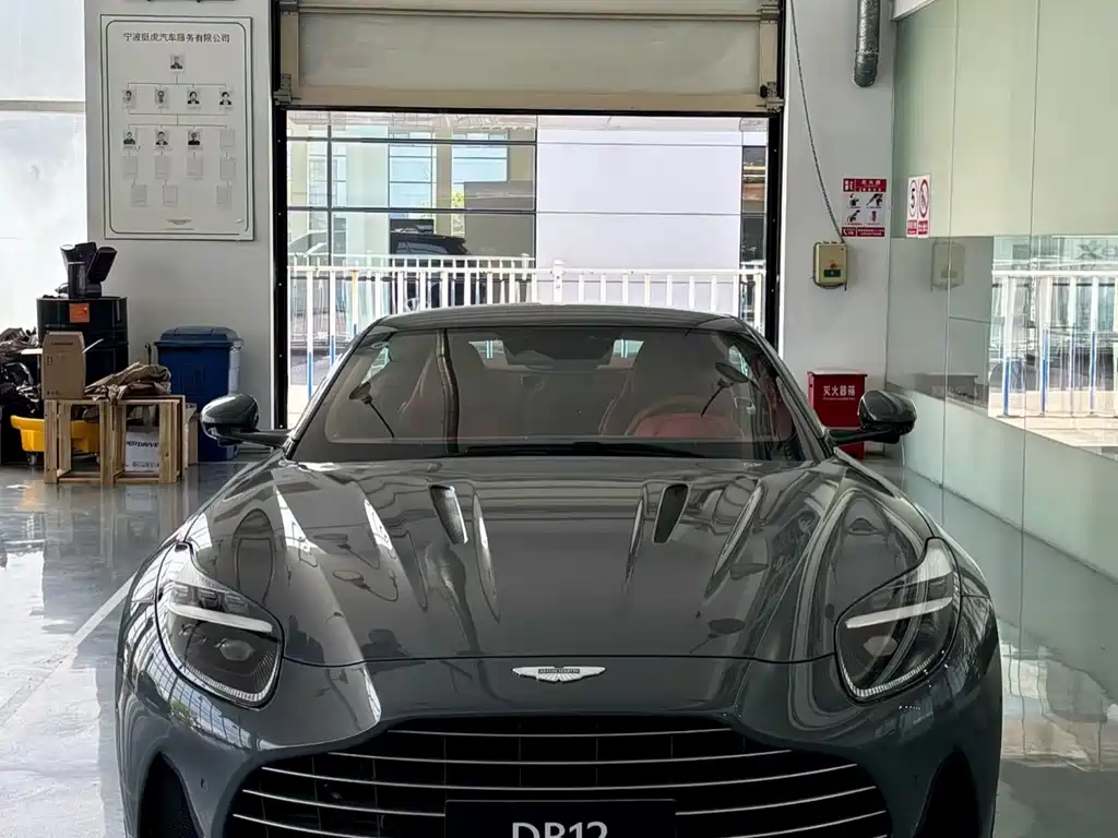Aston Martin DB12 4.0 T V8 Coupe