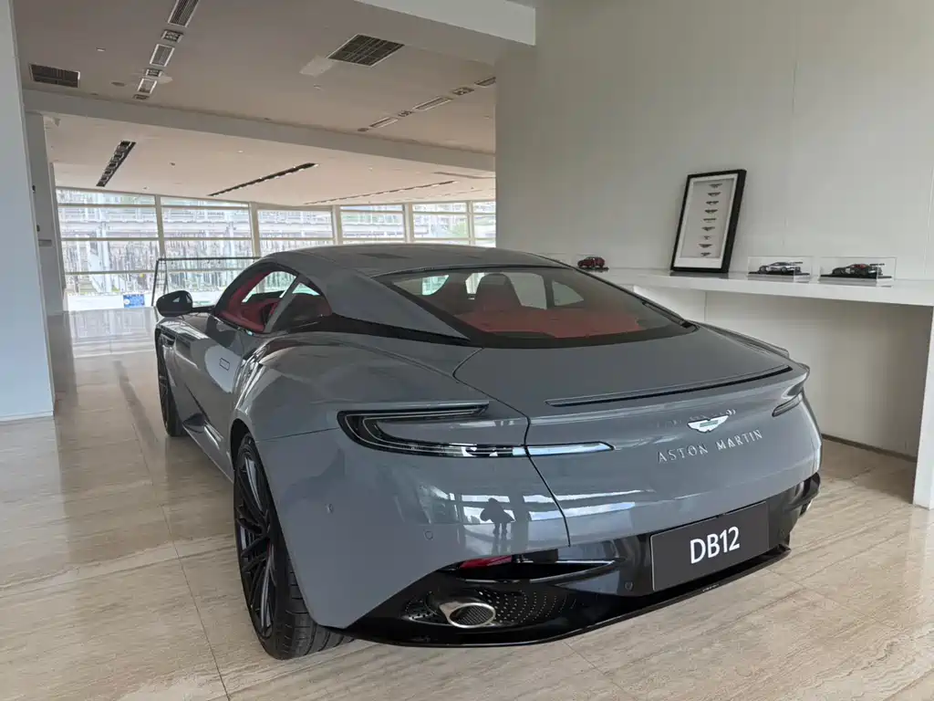 Aston Martin DB12 4.0 T V8 Coupe