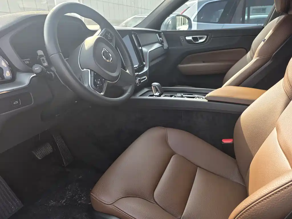 Volvo XC60 B5 4 WD Smart Ease Luxury