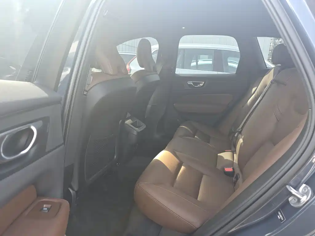 Volvo XC60 B5 4 WD Smart Ease Luxury