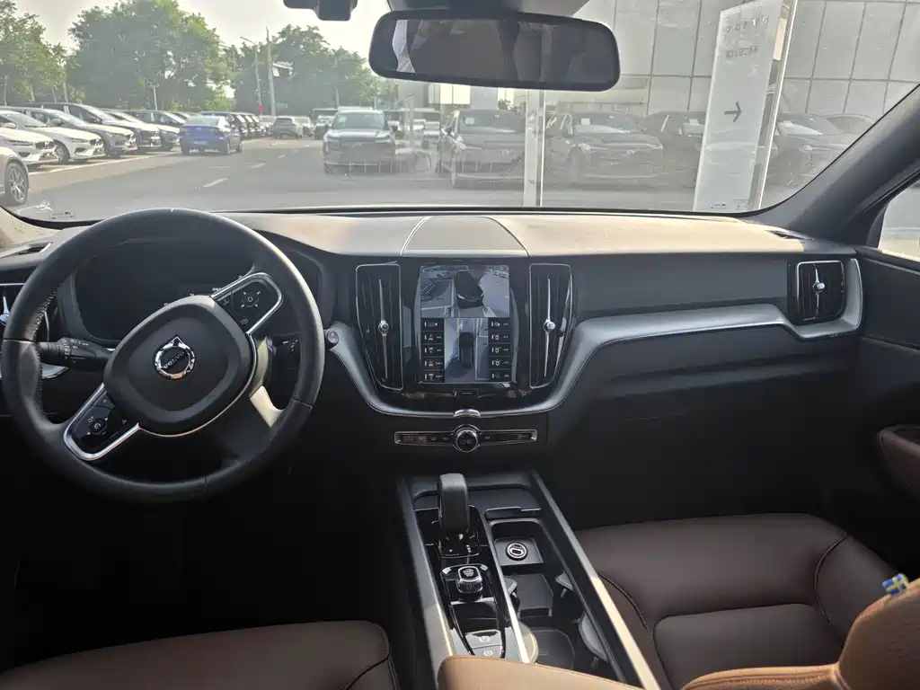 Volvo XC60 B5 4 WD Smart Ease Luxury