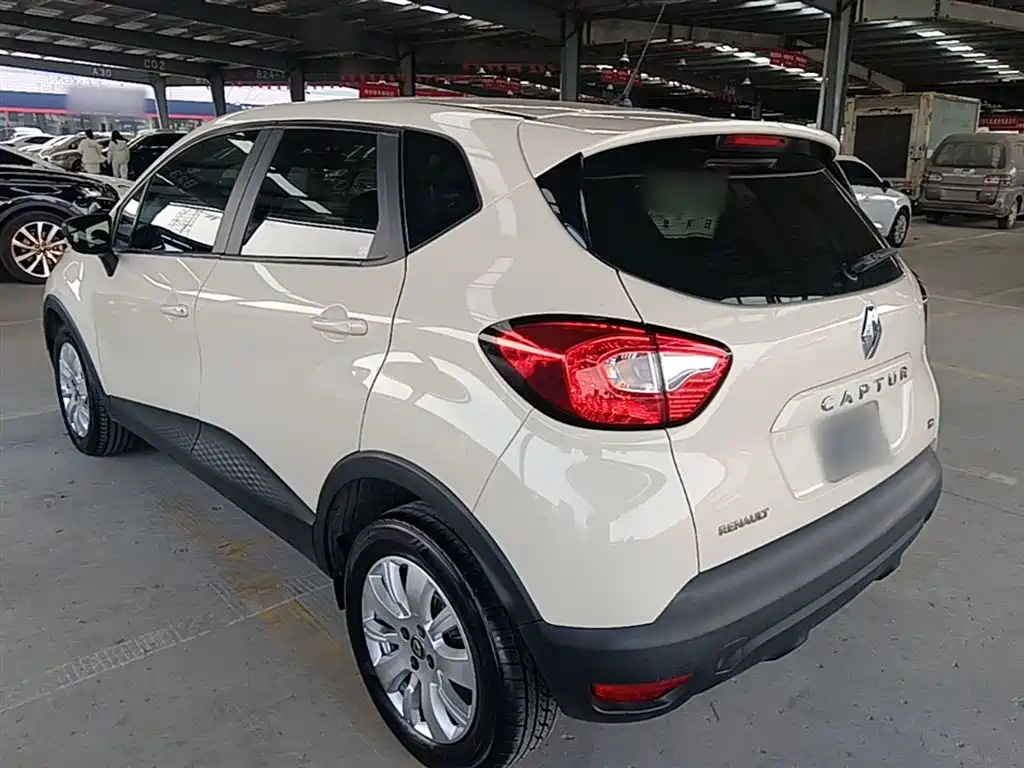 Captur 1.2 T Auto Standard