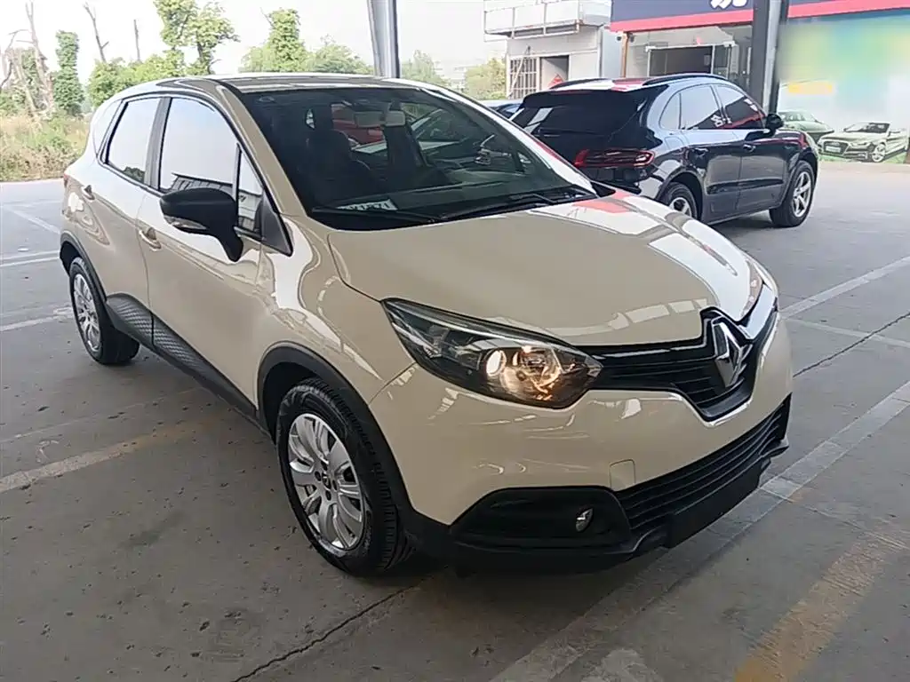 Captur 1.2 T Auto Standard