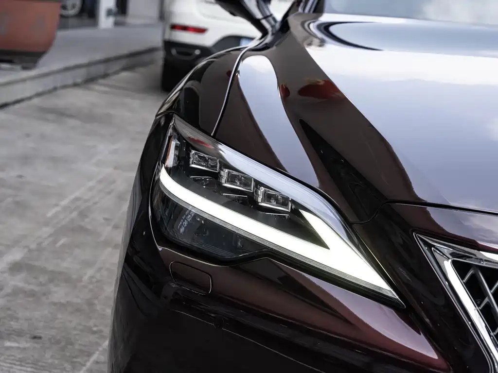 Lexus LS 500 h Luxury