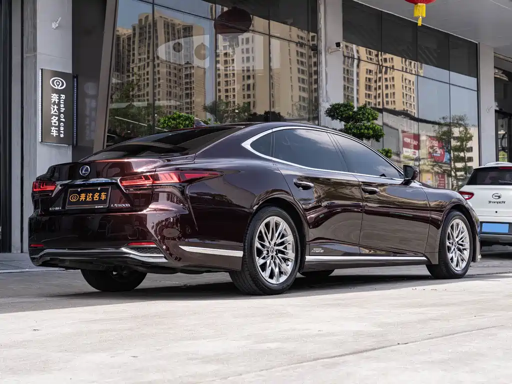 Lexus LS 500 h Luxury