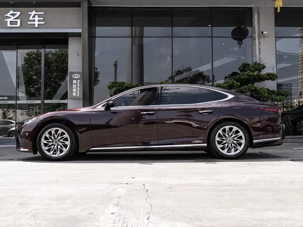 Lexus LS 500 h Luxury
