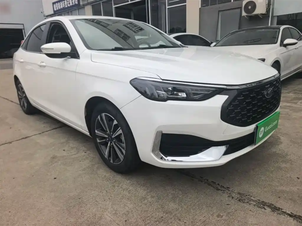 Escort 1.5 L Auto Diamond