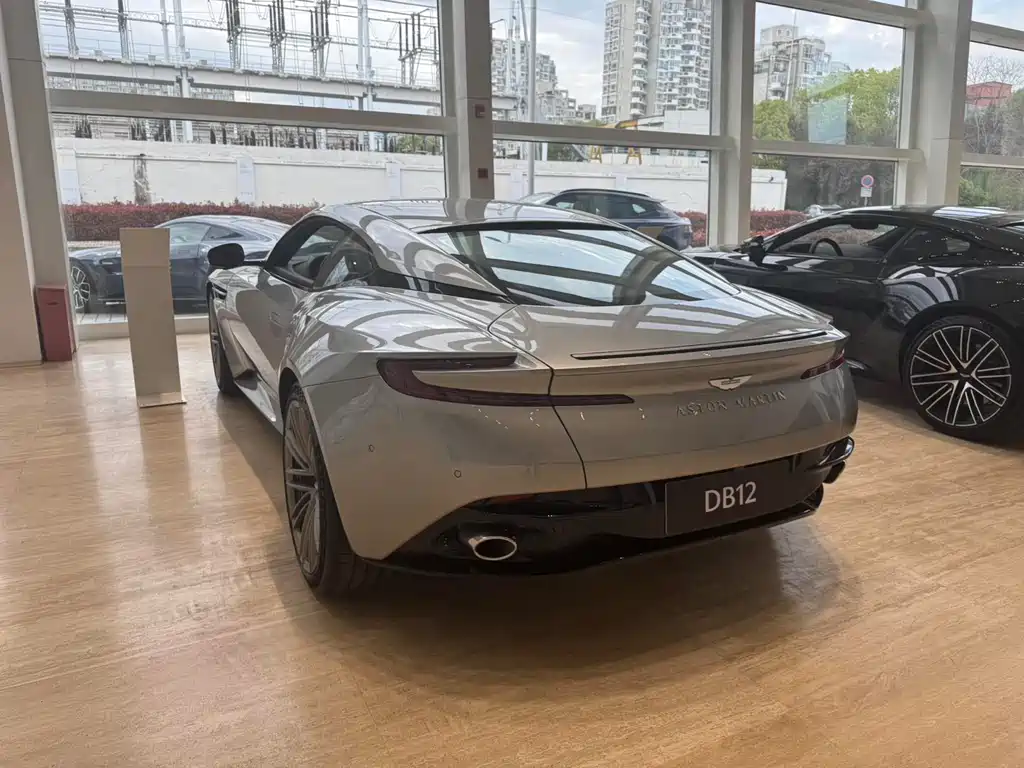 Aston Martin DB12 4.0 T V8 Coupe
