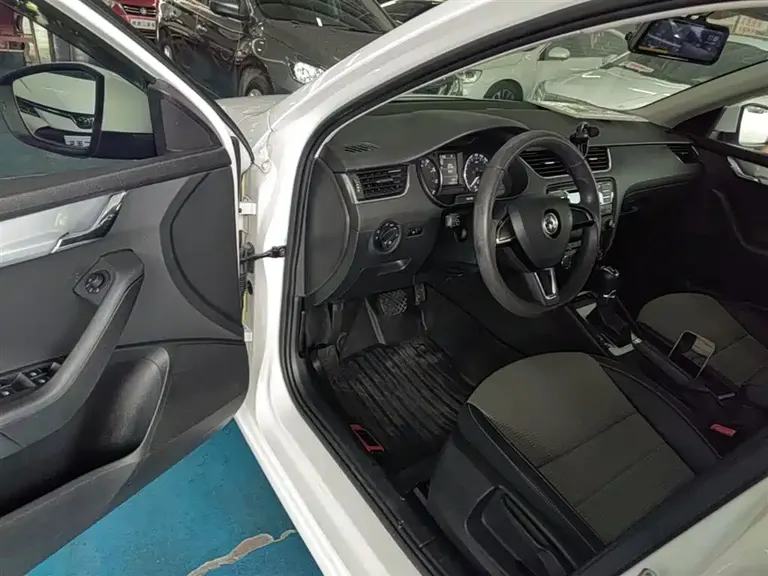 Skoda Octavia 1.6 L Auto Creation