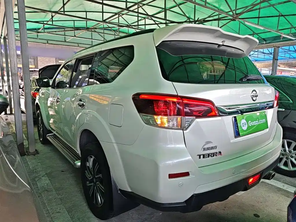 Terra 2.5 L Auto 2 WD Luxury