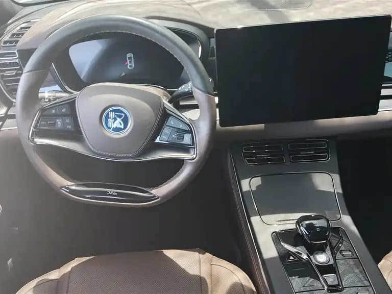 BYD Han DM-i 121 KM Premium