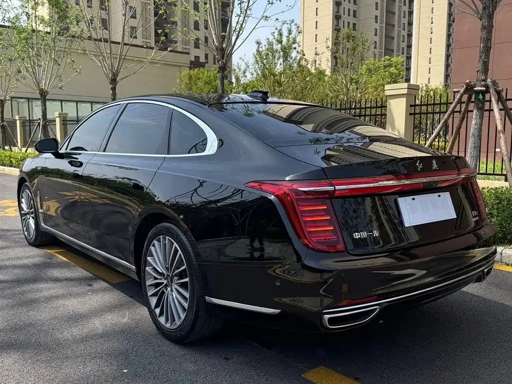 Hongqi H9 2.0 T Connected Flagship