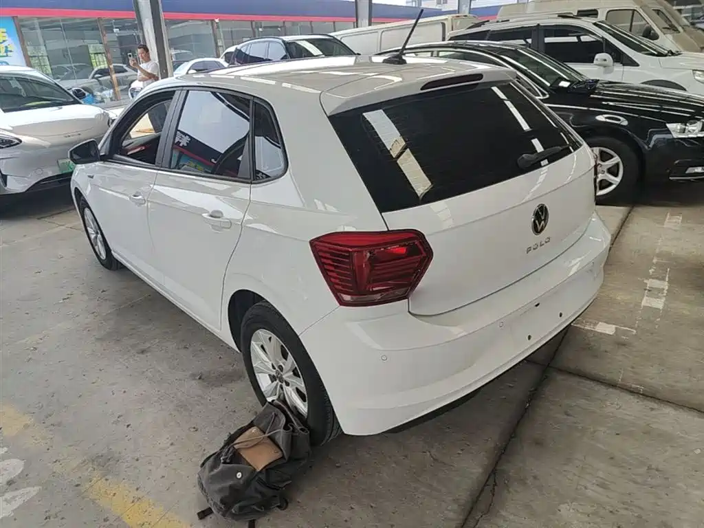 Polo Plus 1.5 L Auto Colorful Tech