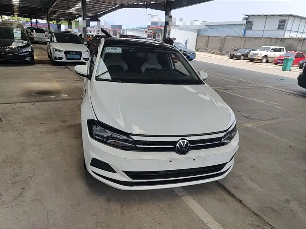 Polo Plus 1.5 L Auto Colorful Tech