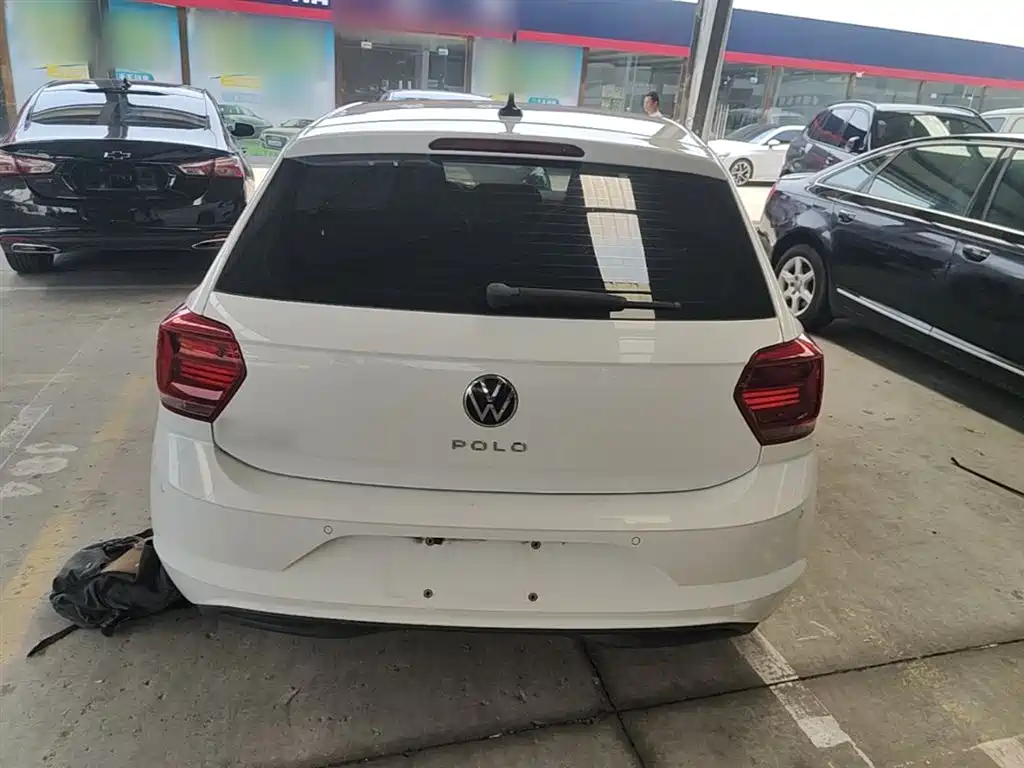 Polo Plus 1.5 L Auto Colorful Tech