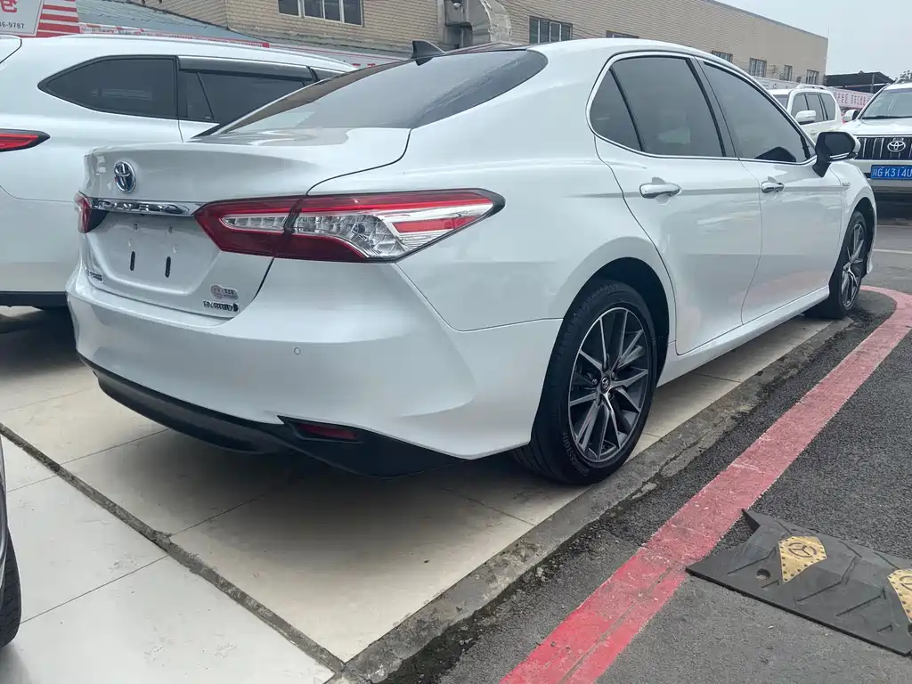 Camry Dual Engine 2.5 HG Luxury