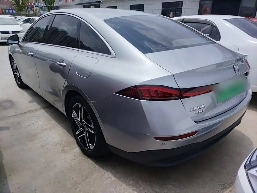 Roewe D7 DMH 125 km Flagship