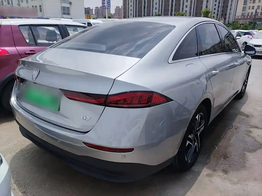 Roewe D7 DMH 125 km Flagship