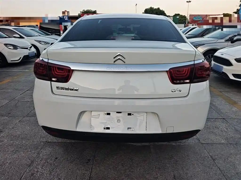 C4 Sega 1.6 L Auto Luxury