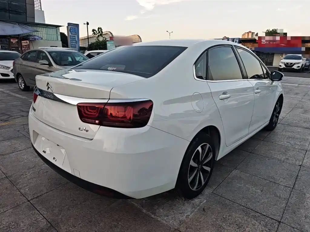 C4 Sega 1.6 L Auto Luxury