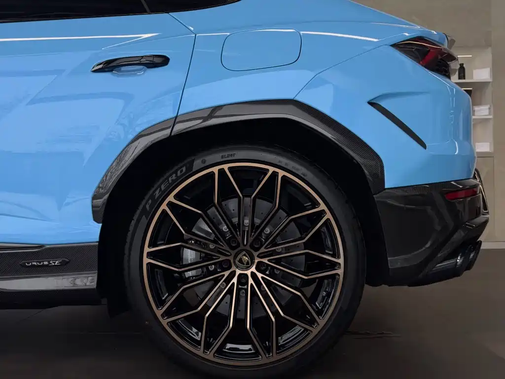 Urus SE 4.0 T Standard