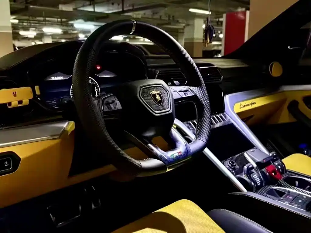 Urus 4.0 T V8