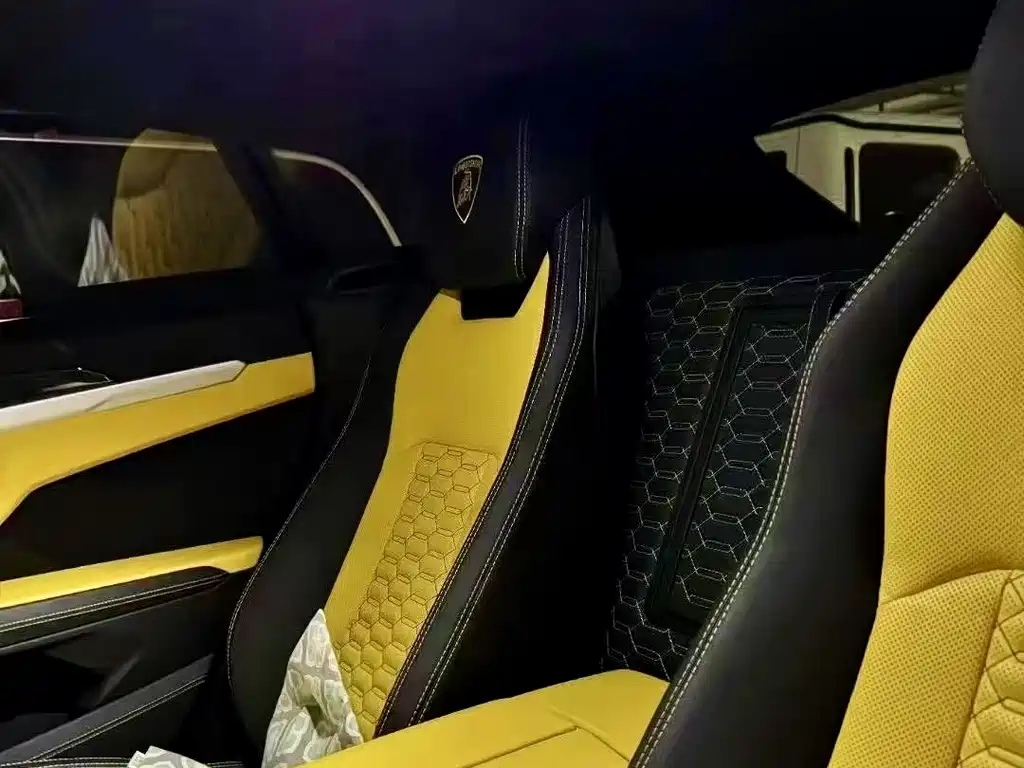 Urus 4.0 T V8