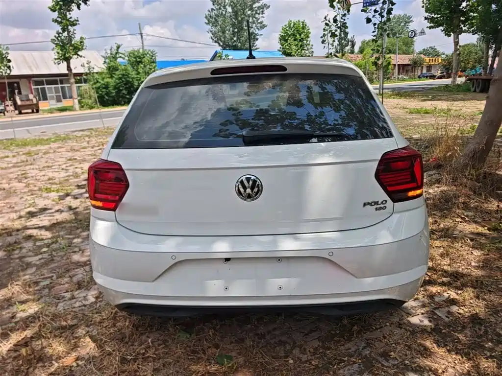 Polo Plus 1.5 L Auto Colorful Tech
