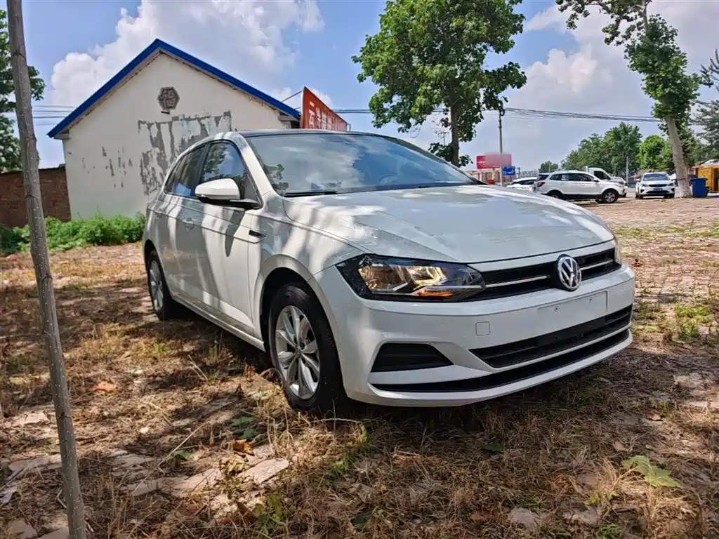 Polo Plus 1.5 L Auto Colorful Tech