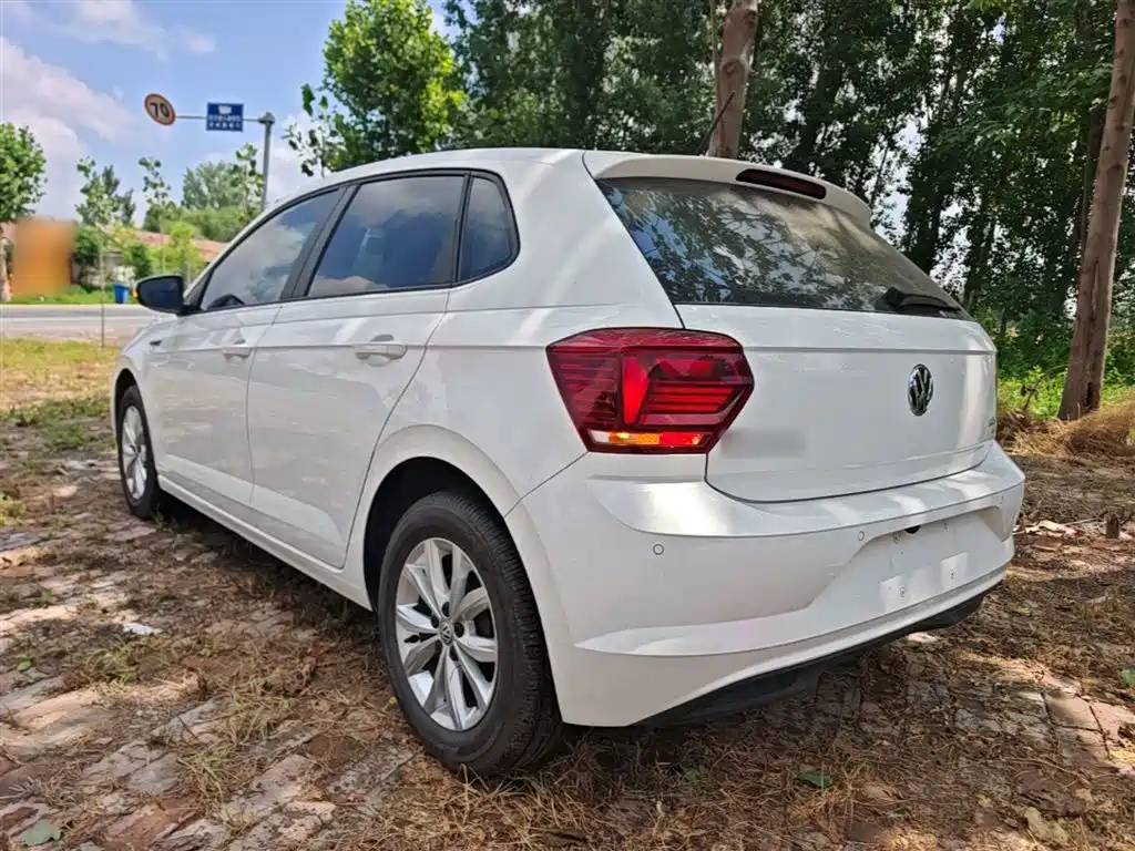 Polo Plus 1.5 L Auto Colorful Tech