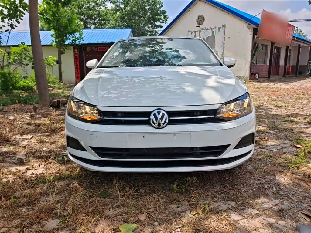 Polo Plus 1.5 L Auto Colorful Tech