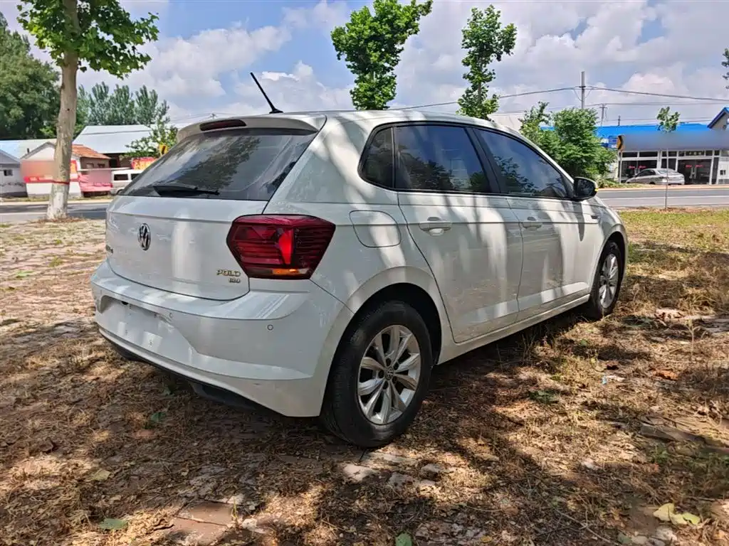 Polo Plus 1.5 L Auto Colorful Tech