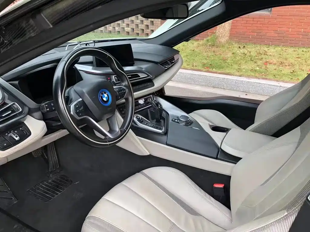 BMW i8 Standard