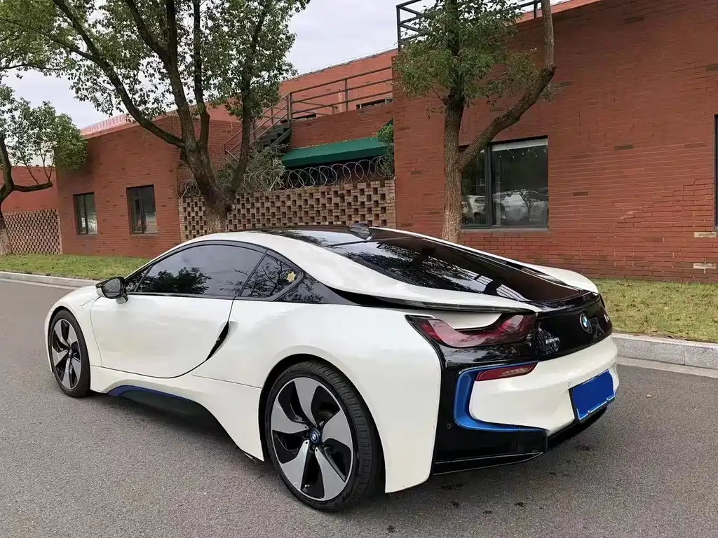 BMW i8 Standard