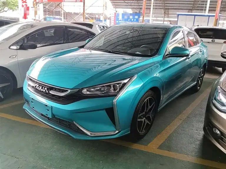 Dongfeng Yixuan 230 T Auto Shadow Chase