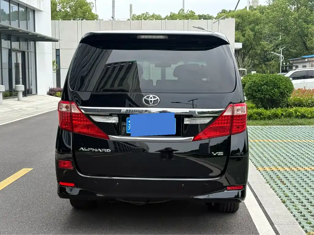 Alphard 3.5 L Luxury