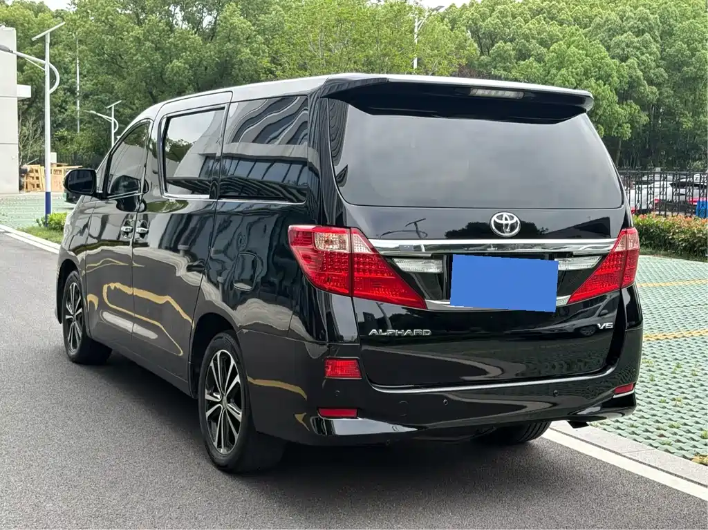Alphard 3.5 L Luxury
