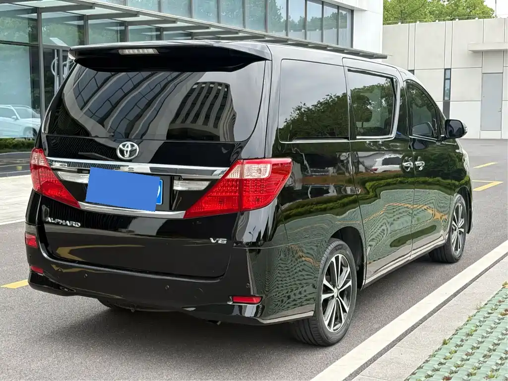 Alphard 3.5 L Luxury