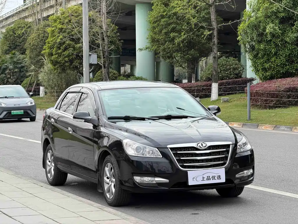 Dongfeng Fengshen S30 东风风神S30 2011款 1.6 L 手动尊贵型