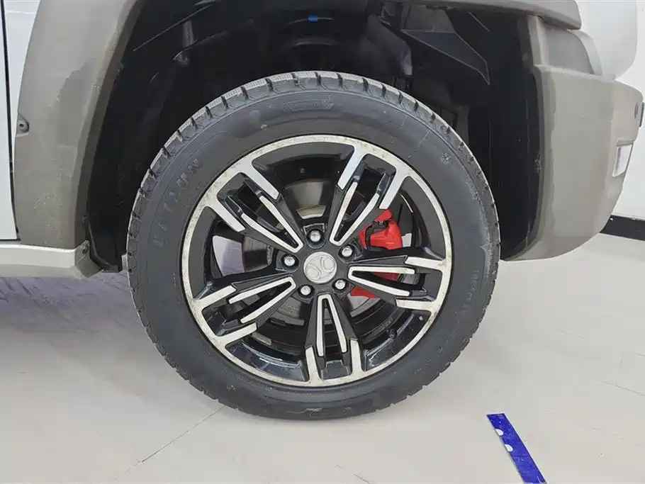 Beijing Offroad BJ20 1.5 T CVT Luxury