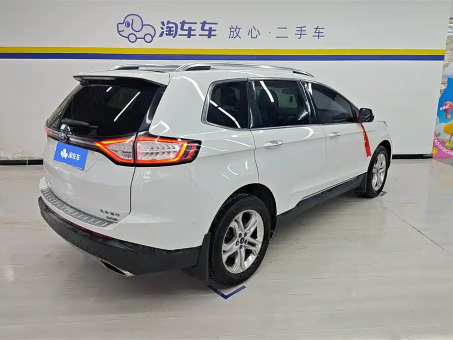 Edge EcoBoost 245 4 WD Grand Sharp 7-seat