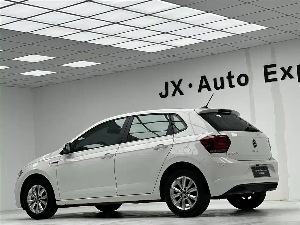 Polo Plus 1.5 L Auto Colorful Tech