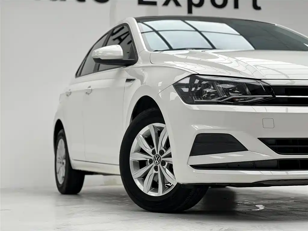 Polo Plus 1.5 L Auto Colorful Tech