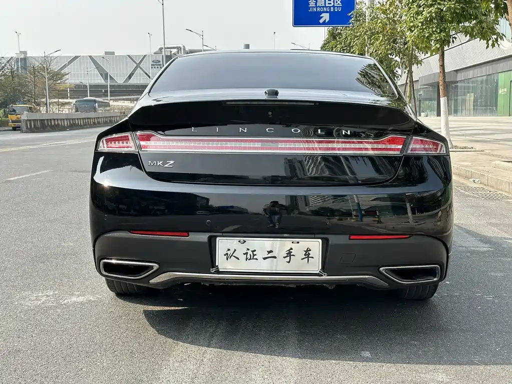 Lincoln MKZ 2.0 T Graceful