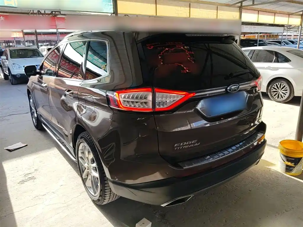Edge EcoBoost 245 4 WD Supreme Sharp 7-seat