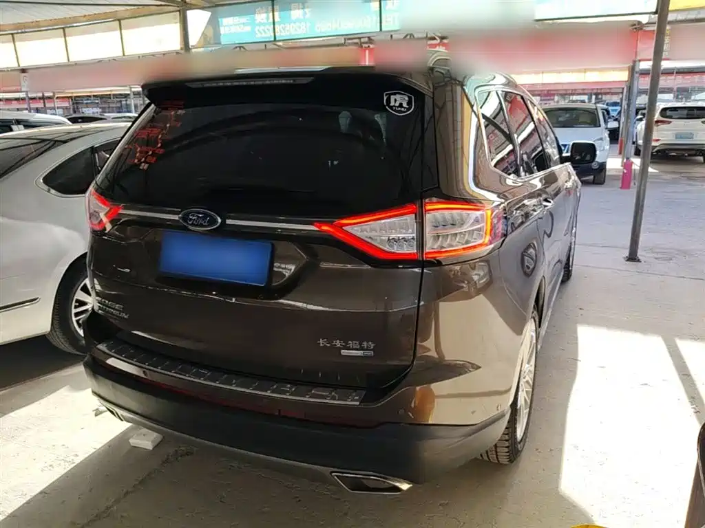 Edge EcoBoost 245 4 WD Supreme Sharp 7-seat