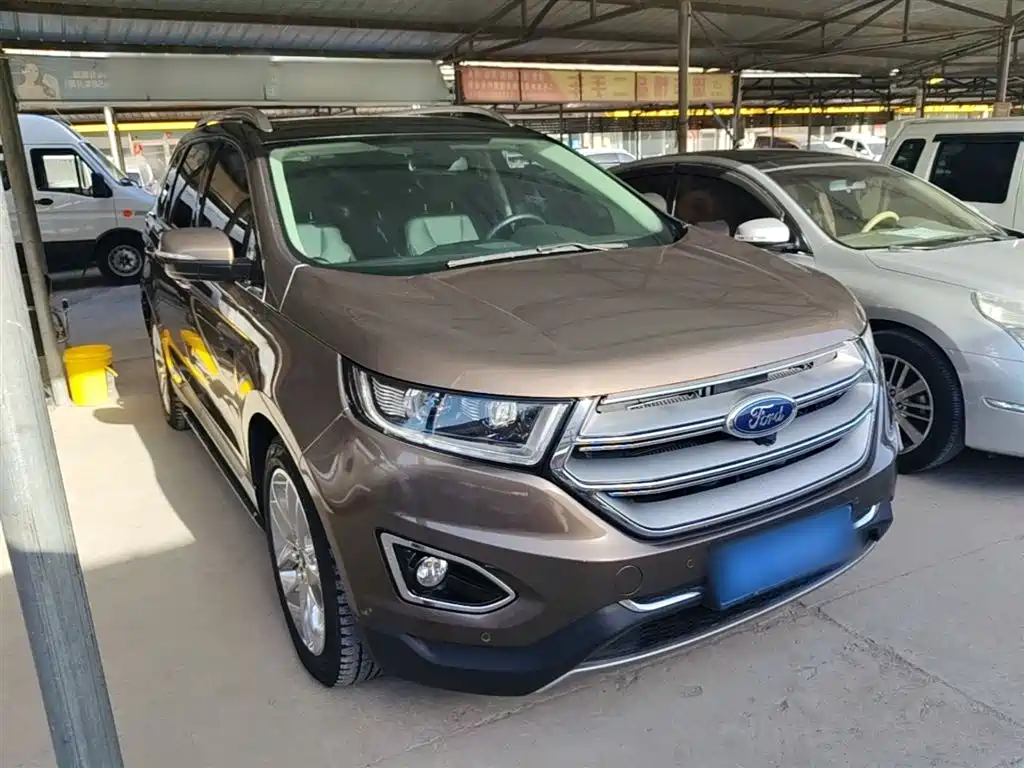 Edge EcoBoost 245 4 WD Supreme Sharp 7-seat